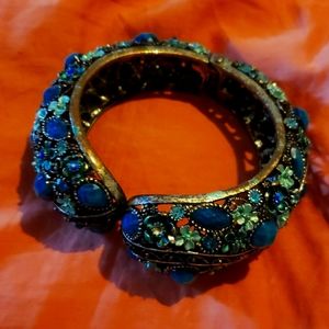 Vintage claw bracelet
